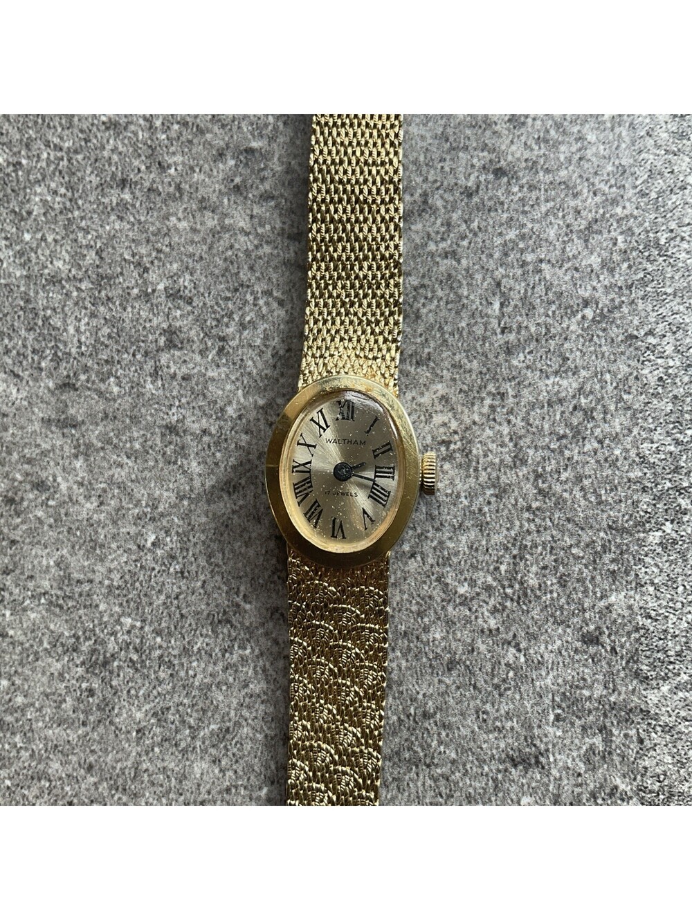 Vintage Waltham Women’s Watch Retro Cool Design 17 Jewel Mechanical Movt Bin B